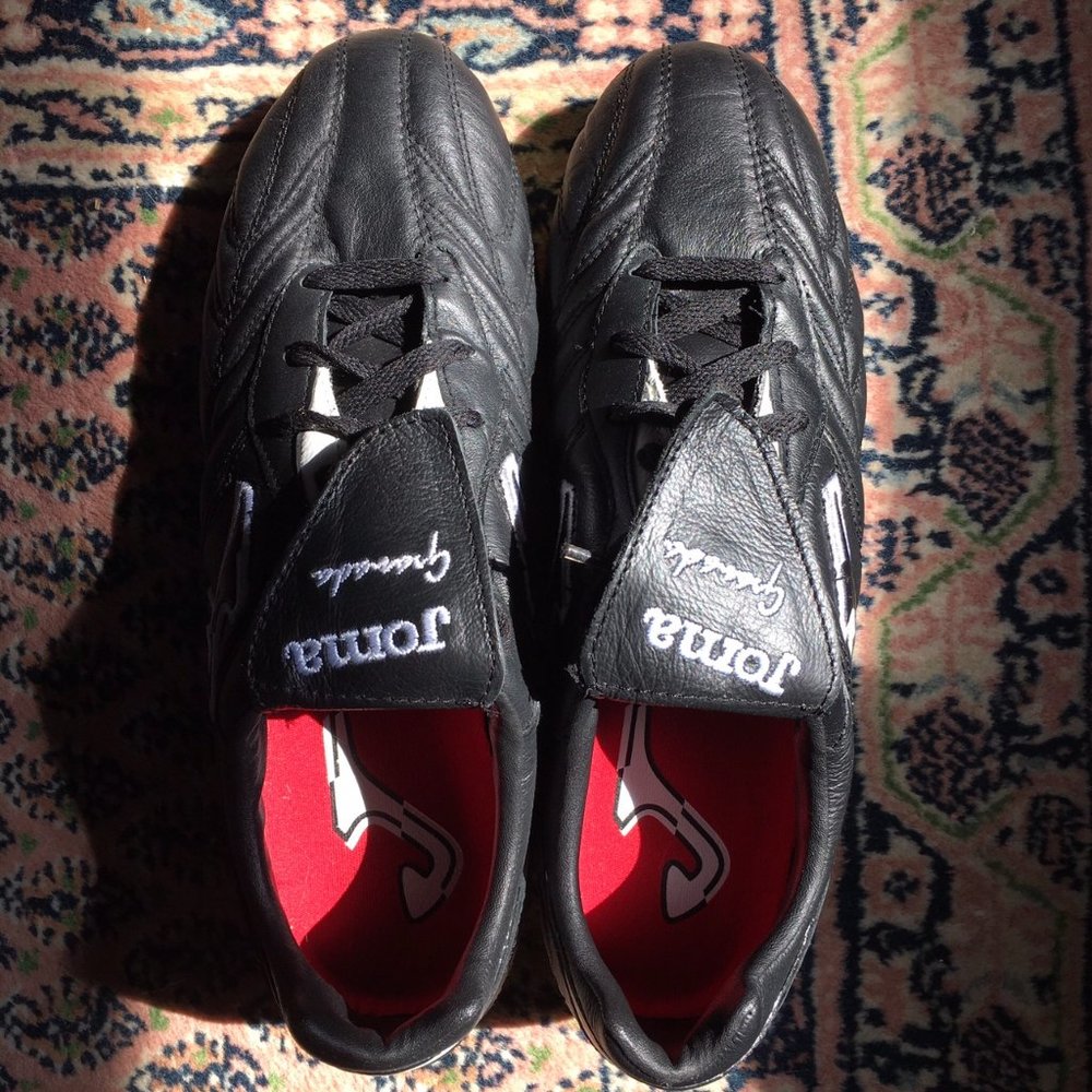 Joma Black and White Unisex Soccer Cleats